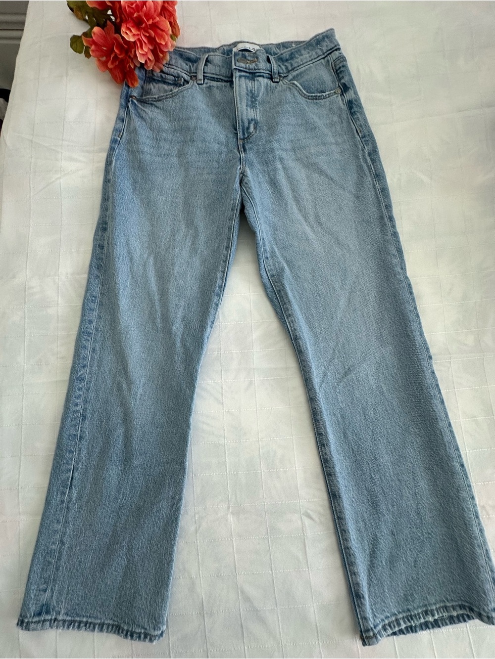 LOFT NWOT “The Relaxed Straight” Classic Light Blue Women's Jeans
